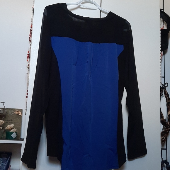 Blouse - Picture 2 of 2